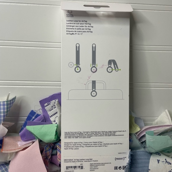 Apple AirTag Leather Loop - Red New/Sealed - Picture 2 of 3